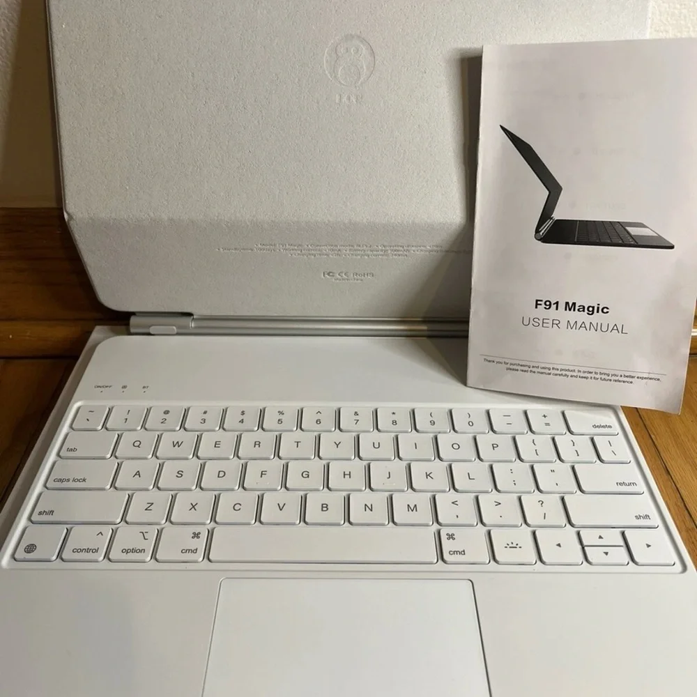 White Keyboard Case with Stand for iPad Pro